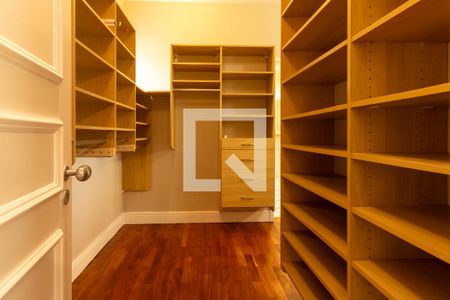 Casa para alugar com 550m², 4 quartos e NaN vagasCloset da suíte 1