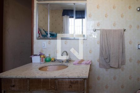 Casa à venda com 215m², 3 quartos e sem vaga