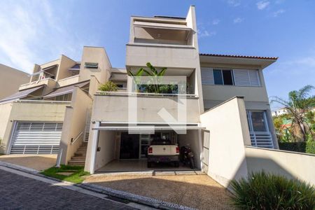 Casa à venda com 272m², 3 quartos e 4 vagas