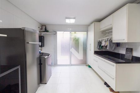 Casa à venda com 272m², 3 quartos e 4 vagas