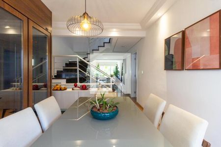 Casa à venda com 272m², 3 quartos e 4 vagas