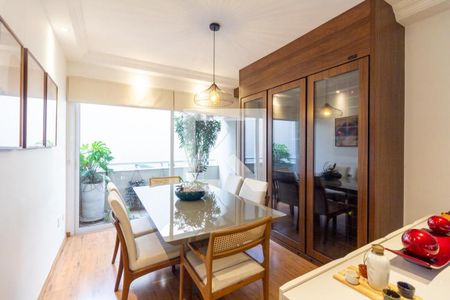 Casa à venda com 272m², 3 quartos e 4 vagas