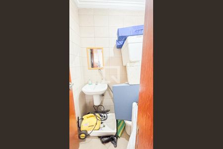 Casa à venda com 120m², 3 quartos e 5 vagas Casa à venda com 120m², 3 quartos e 5 vagasGaragem - Banheiro