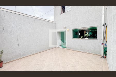 Casa à venda com 120m², 3 quartos e 5 vagas Casa à venda com 120m², 3 quartos e 5 vagasQuintal