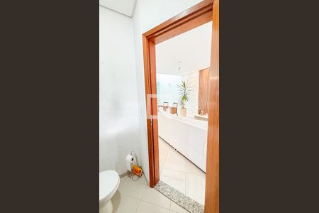 Casa à venda com 120m², 3 quartos e 5 vagas Casa à venda com 120m², 3 quartos e 5 vagasLavabo