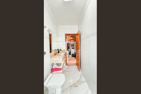 Casa à venda com 120m², 3 quartos e 5 vagas Casa à venda com 120m², 3 quartos e 5 vagasBanheiro da Suíte