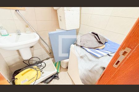 Casa à venda com 120m², 3 quartos e 5 vagas Casa à venda com 120m², 3 quartos e 5 vagasGaragem - Banheiro