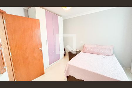 Casa à venda com 120m², 3 quartos e 5 vagas Casa à venda com 120m², 3 quartos e 5 vagasQuarto 1