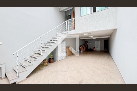 Casa à venda com 120m², 3 quartos e 5 vagas Casa à venda com 120m², 3 quartos e 5 vagasGaragem