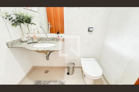 Casa à venda com 120m², 3 quartos e 5 vagas Casa à venda com 120m², 3 quartos e 5 vagasLavabo