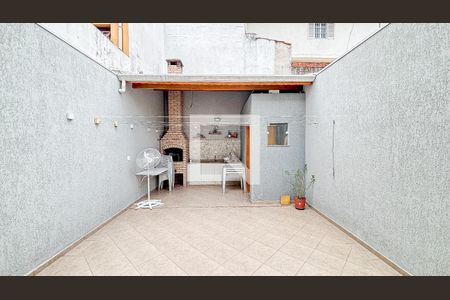 Casa à venda com 120m², 3 quartos e 5 vagas Casa à venda com 120m², 3 quartos e 5 vagasQuintal