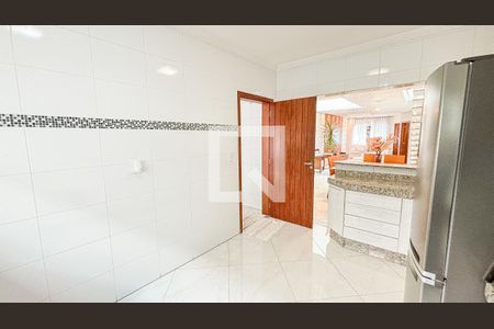 Casa à venda com 120m², 3 quartos e 5 vagas Casa à venda com 120m², 3 quartos e 5 vagasCozinha