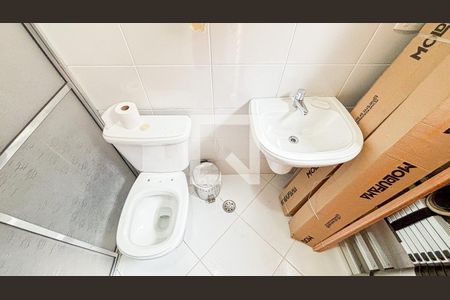 Casa à venda com 120m², 3 quartos e 5 vagas Casa à venda com 120m², 3 quartos e 5 vagasQuintal - Banheiro