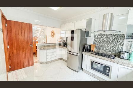 Casa à venda com 120m², 3 quartos e 5 vagas Casa à venda com 120m², 3 quartos e 5 vagasCozinha