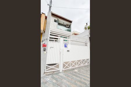 Casa à venda com 120m², 3 quartos e 5 vagas Casa à venda com 120m², 3 quartos e 5 vagasFachada