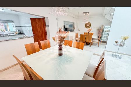 Casa à venda com 120m², 3 quartos e 5 vagas Casa à venda com 120m², 3 quartos e 5 vagasSala de Estar - Sala de Jantar