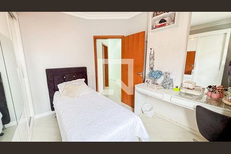 Casa à venda com 120m², 3 quartos e 5 vagas Casa à venda com 120m², 3 quartos e 5 vagasQuarto 2