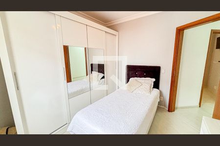 Casa à venda com 120m², 3 quartos e 5 vagas Casa à venda com 120m², 3 quartos e 5 vagasQuarto 2