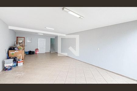 Casa à venda com 120m², 3 quartos e 5 vagas Casa à venda com 120m², 3 quartos e 5 vagasGaragem