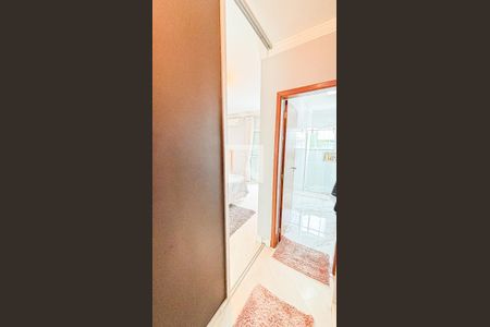 Casa à venda com 120m², 3 quartos e 5 vagas Casa à venda com 120m², 3 quartos e 5 vagasCloset da suíte