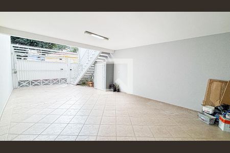 Casa à venda com 120m², 3 quartos e 5 vagas Casa à venda com 120m², 3 quartos e 5 vagasGaragem