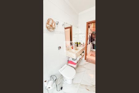 Casa à venda com 120m², 3 quartos e 5 vagas Casa à venda com 120m², 3 quartos e 5 vagasBanheiro da Suíte