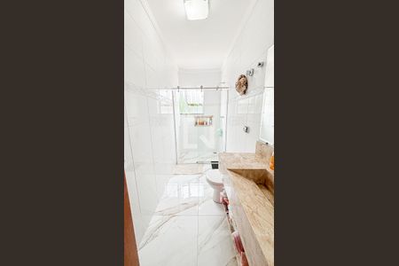 Casa à venda com 120m², 3 quartos e 5 vagas Casa à venda com 120m², 3 quartos e 5 vagasBanheiro da Suíte