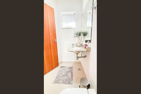 Casa à venda com 120m², 3 quartos e 5 vagas Casa à venda com 120m², 3 quartos e 5 vagasLavabo