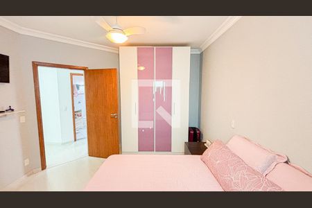 Casa à venda com 120m², 3 quartos e 5 vagas Casa à venda com 120m², 3 quartos e 5 vagasQuarto1