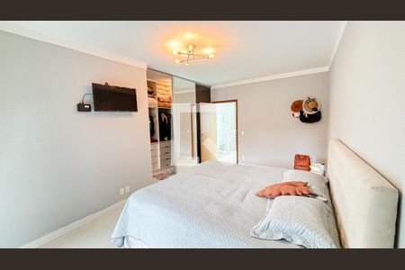 Casa à venda com 120m², 3 quartos e 5 vagas Casa à venda com 120m², 3 quartos e 5 vagassuíte