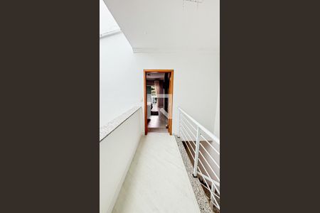 Casa à venda com 120m², 3 quartos e 5 vagas Casa à venda com 120m², 3 quartos e 5 vagasCorredor