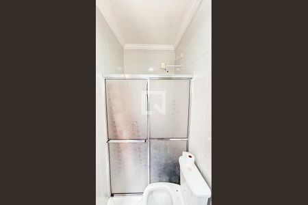 Casa à venda com 120m², 3 quartos e 5 vagas Casa à venda com 120m², 3 quartos e 5 vagasQuintal - Banheiro