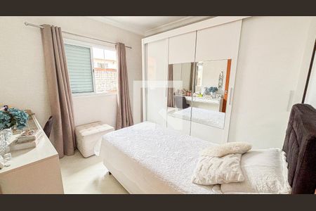 Casa à venda com 120m², 3 quartos e 5 vagas Casa à venda com 120m², 3 quartos e 5 vagasQuarto 2