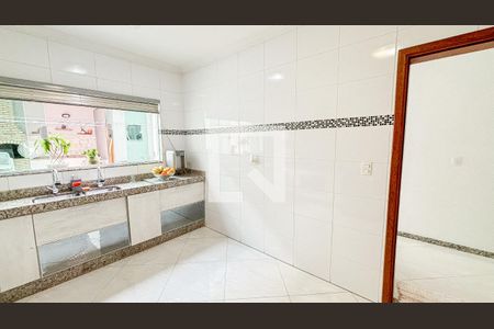 Casa à venda com 120m², 3 quartos e 5 vagas Casa à venda com 120m², 3 quartos e 5 vagasCozinha