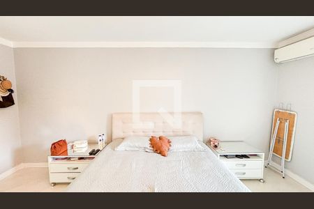 Casa à venda com 120m², 3 quartos e 5 vagas Casa à venda com 120m², 3 quartos e 5 vagassuíte