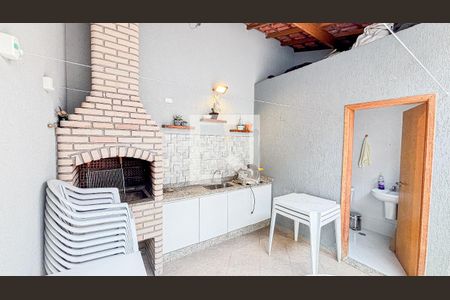 Casa à venda com 120m², 3 quartos e 5 vagas Casa à venda com 120m², 3 quartos e 5 vagasQuintal - Churrasqueira