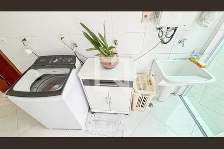 Casa à venda com 120m², 3 quartos e 5 vagas Casa à venda com 120m², 3 quartos e 5 vagasÁrea de Serviço