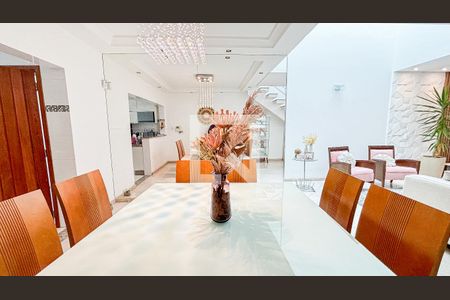 Casa à venda com 120m², 3 quartos e 5 vagas Casa à venda com 120m², 3 quartos e 5 vagasSala de Estar - Sala de Jantar