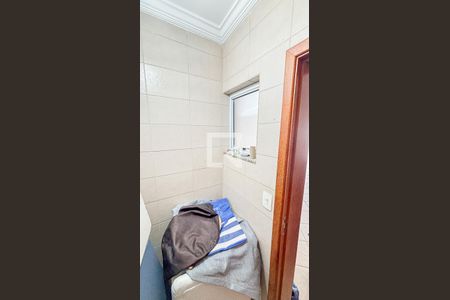 Casa à venda com 120m², 3 quartos e 5 vagas Casa à venda com 120m², 3 quartos e 5 vagasGaragem - Banheiro