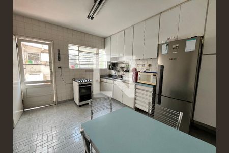 Casa à venda com 80m², 2 quartos e 2 vagasCozinha