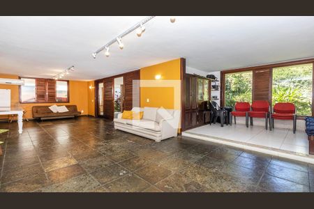 Casa à venda com 350m², 6 quartos e 5 vagas