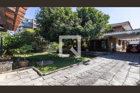 Casa à venda com 350m², 6 quartos e 5 vagas