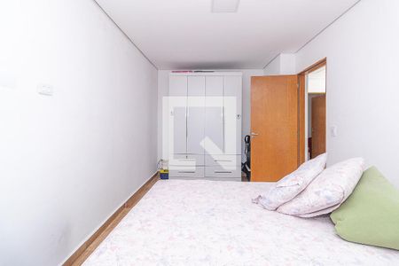 Casa à venda com 223m², 2 quartos e 6 vagas