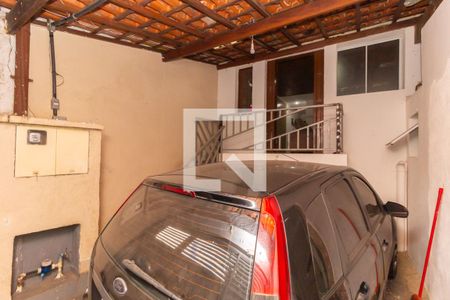Casa à venda com 350m², 2 quartos e 1 vaga Casa à venda com 350m², 2 quartos e 1 vagaGaragem