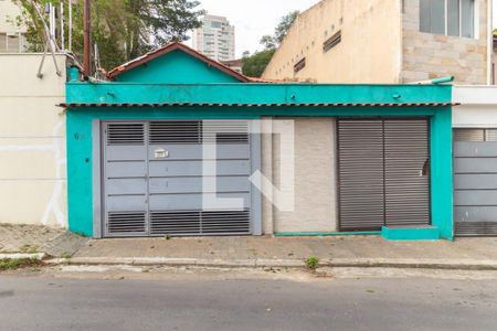 Casa à venda com 350m², 2 quartos e 1 vaga Casa à venda com 350m², 2 quartos e 1 vagaFachada