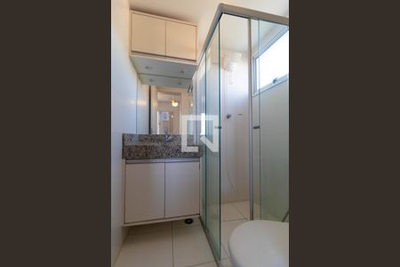 Apartamento à venda com 75m², 3 quartos e 2 vagas Apartamento à venda com 75m², 3 quartos e 2 vagasBanheiro da Suíte