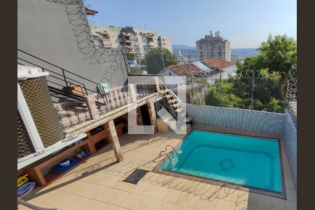 Casa à venda com 150m², 4 quartos e 2 vagas Casa à venda com 150m², 4 quartos e 2 vagasÁrea comum