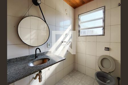 Casa à venda com 150m², 4 quartos e 2 vagas Casa à venda com 150m², 4 quartos e 2 vagasLavabo