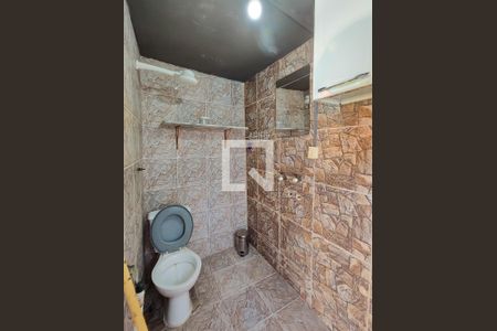 Casa à venda com 150m², 4 quartos e 2 vagas Casa à venda com 150m², 4 quartos e 2 vagasBanheiro Área de Serviço