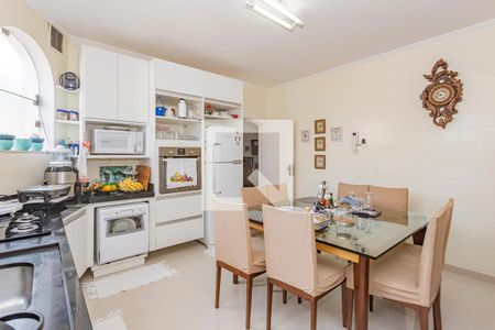 Casa à venda com 200m², 3 quartos e 4 vagas